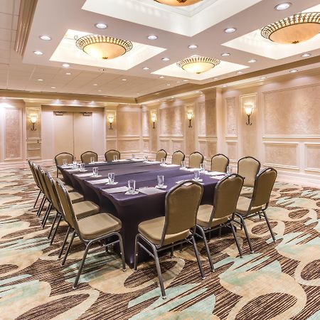 Crowne Plaza Executive Center Baton Rouge By Ihg Hotel Exterior photo