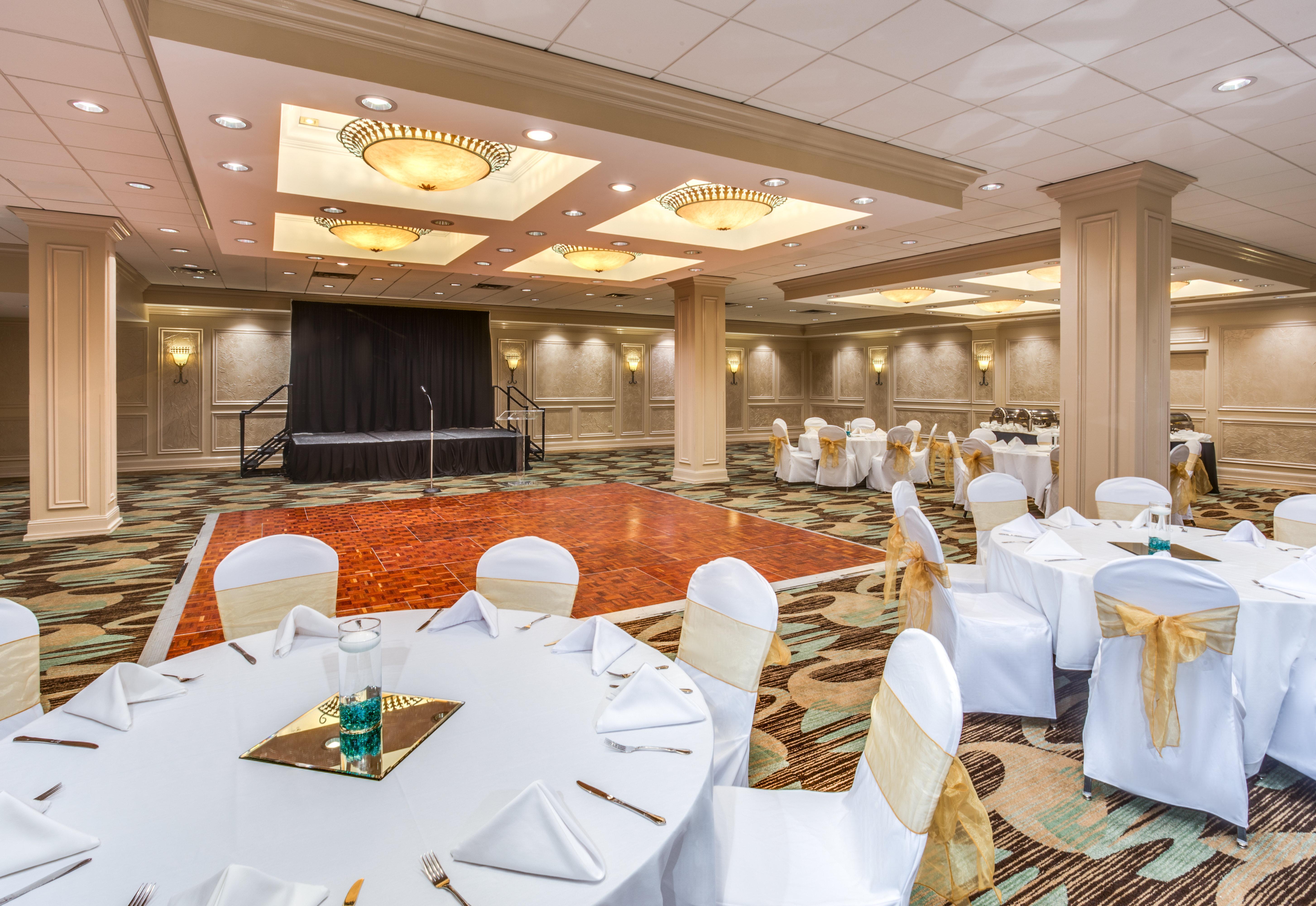 Crowne Plaza Executive Center Baton Rouge By Ihg Hotel Exterior photo