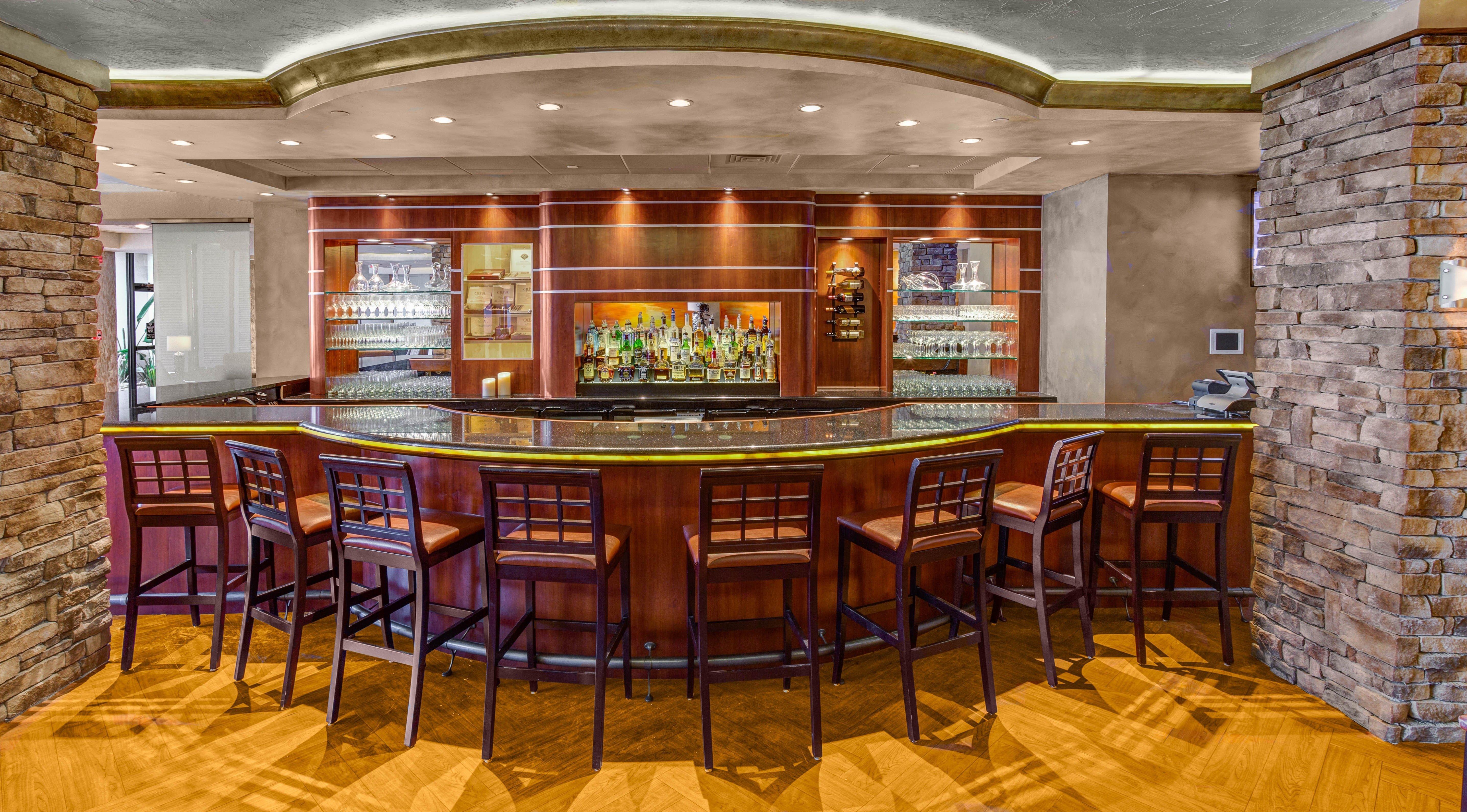 Crowne Plaza Executive Center Baton Rouge By Ihg Hotel Exterior photo