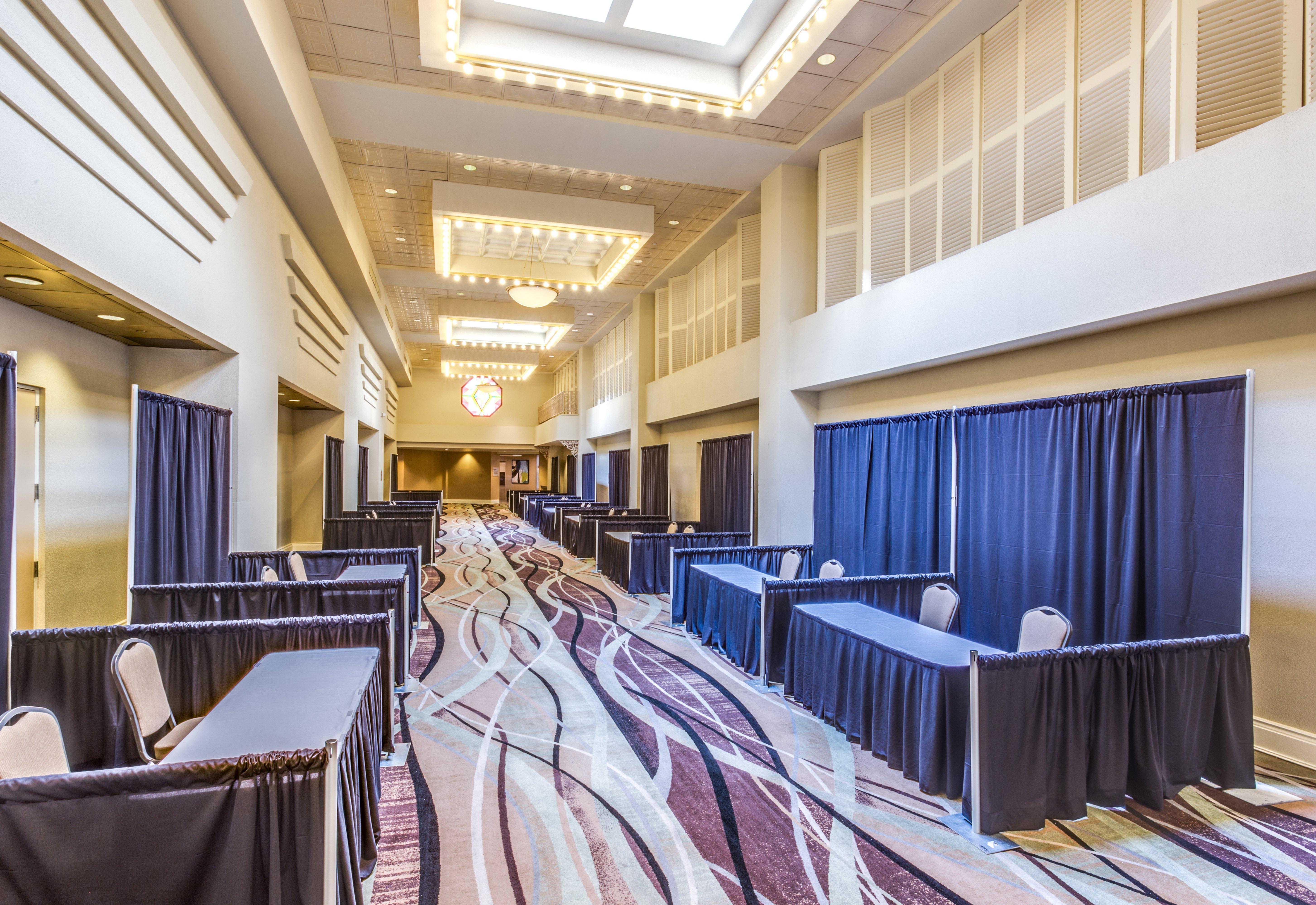 Crowne Plaza Executive Center Baton Rouge By Ihg Hotel Exterior photo