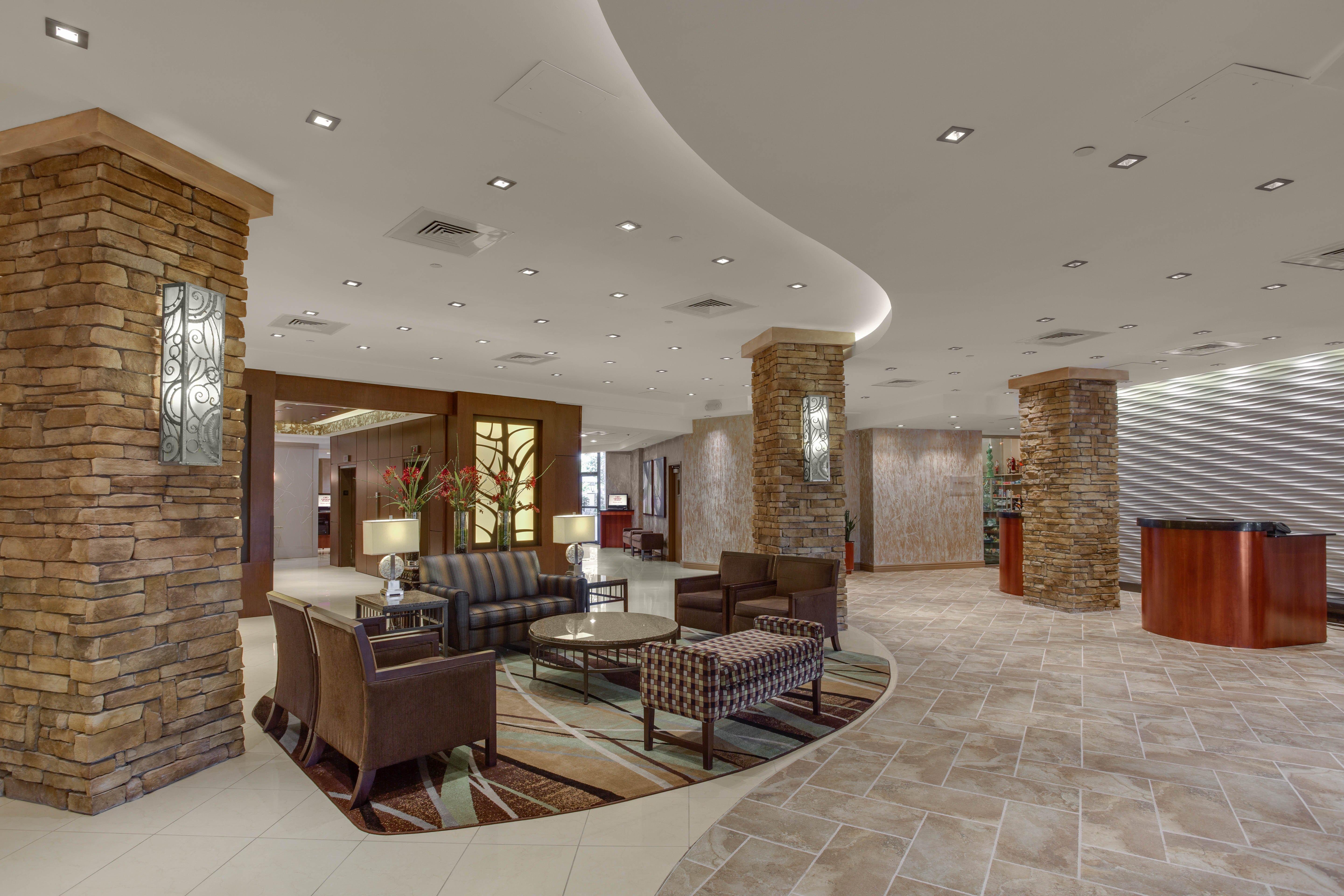 Crowne Plaza Executive Center Baton Rouge By Ihg Hotel Exterior photo