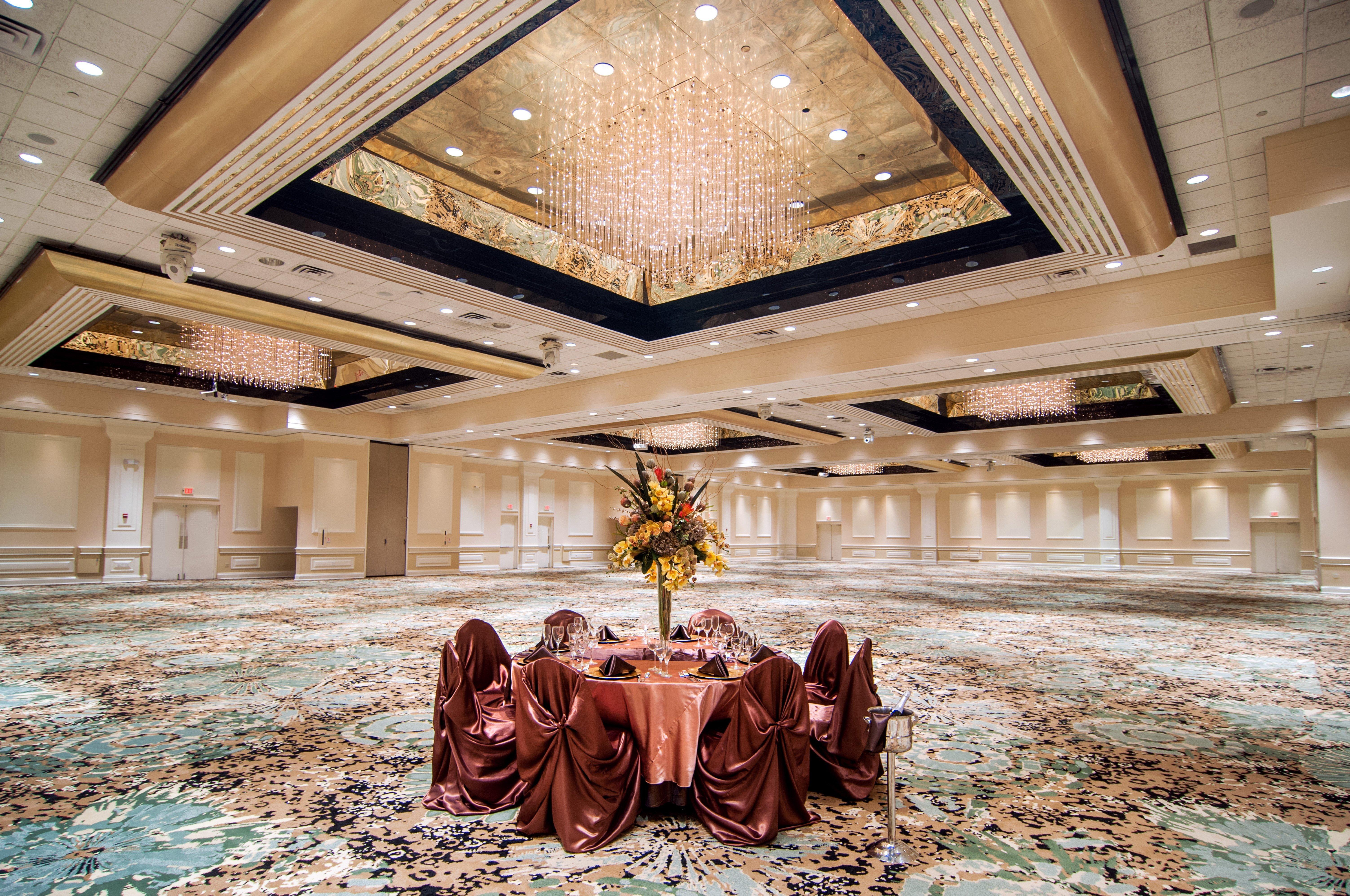 Crowne Plaza Executive Center Baton Rouge By Ihg Hotel Exterior photo