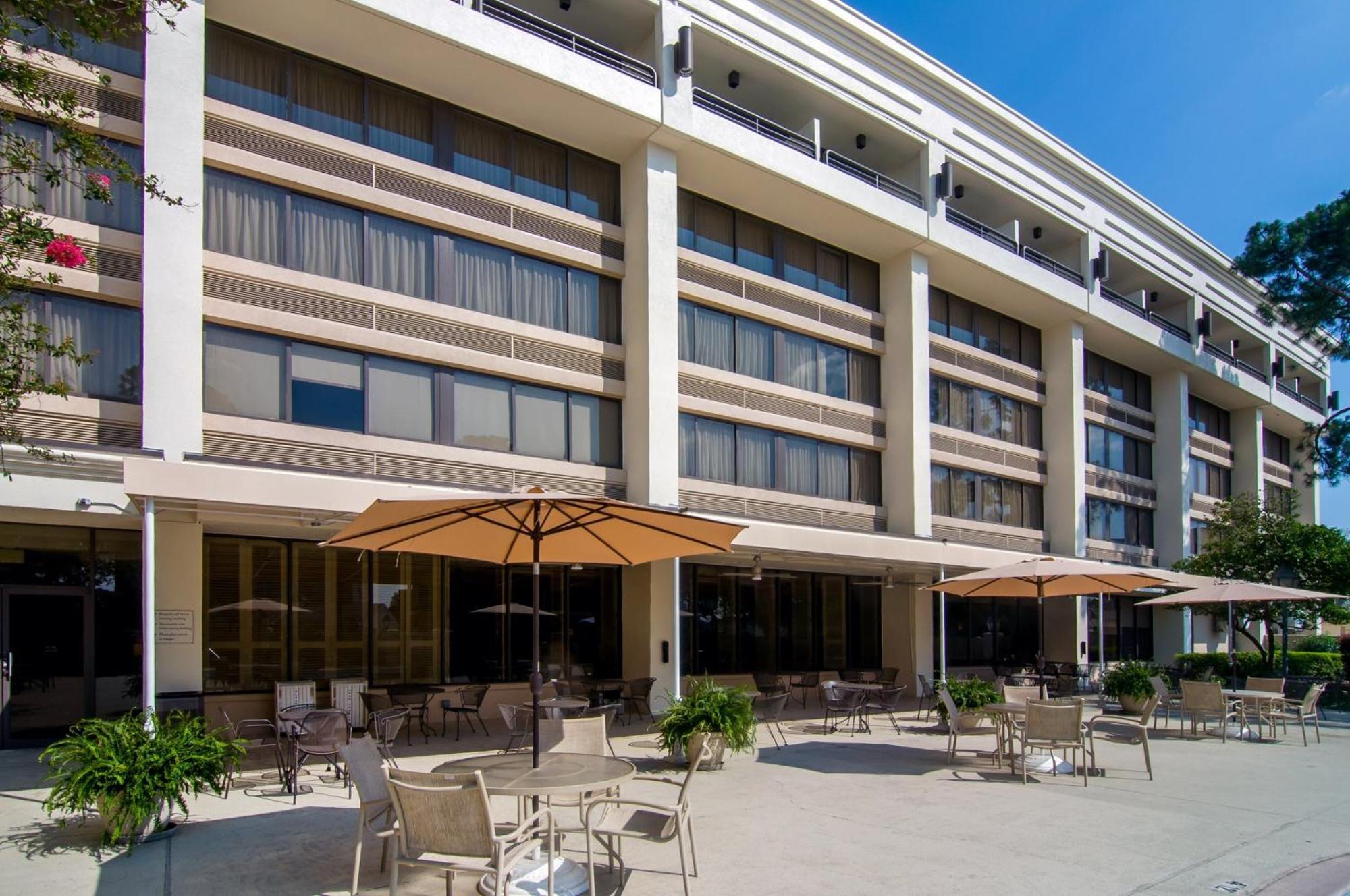 Crowne Plaza Executive Center Baton Rouge By Ihg Hotel Exterior photo