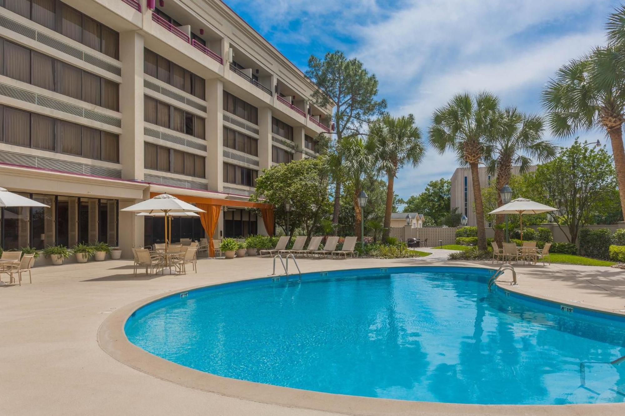 Crowne Plaza Executive Center Baton Rouge By Ihg Hotel Exterior photo