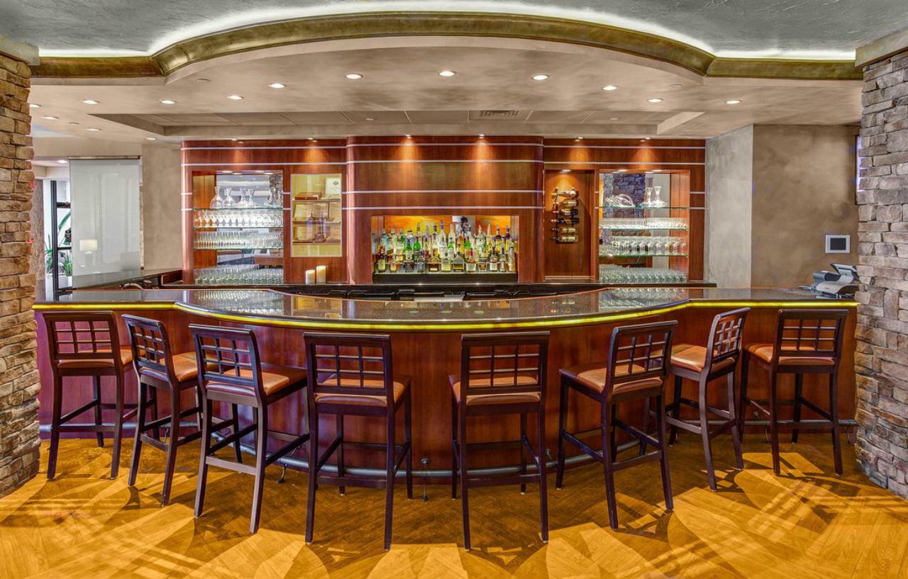 Crowne Plaza Executive Center Baton Rouge By Ihg Hotel Exterior photo